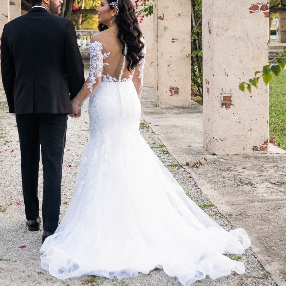 White Wedding Dress - Size 6 - 2023